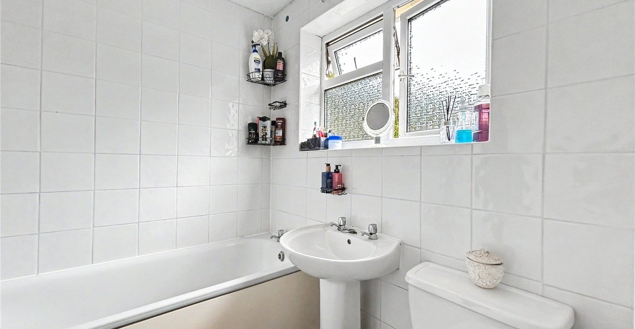 3 bedroom house for sale in Rainham | Robinson Michael & Jackson
