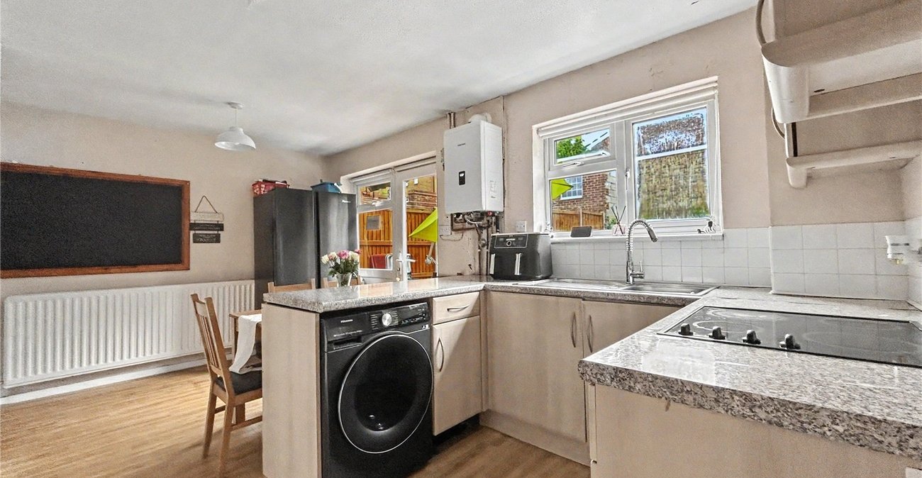 3 bedroom house for sale in Rainham | Robinson Michael & Jackson