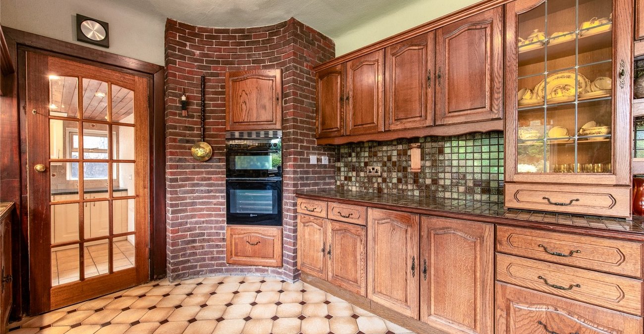 5 bedroom house for sale in Gravesend | Robinson Michael & Jackson