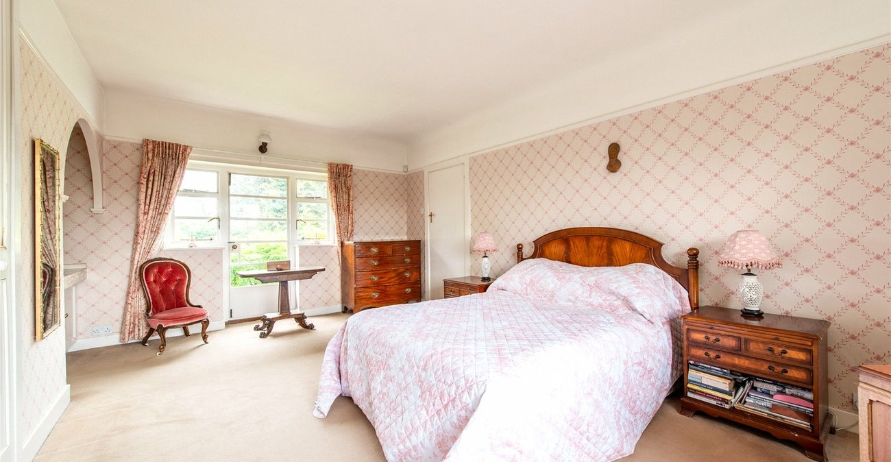 5 bedroom house for sale in Gravesend | Robinson Michael & Jackson