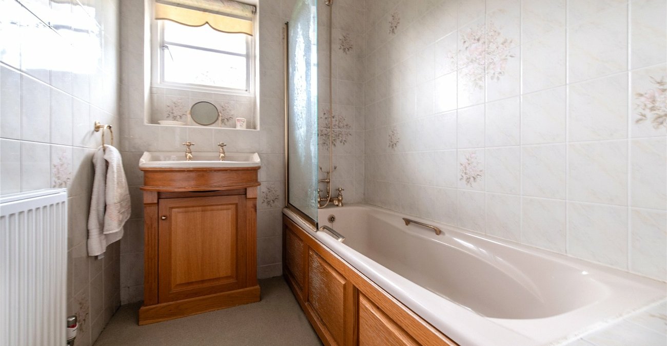 5 bedroom house for sale in Gravesend | Robinson Michael & Jackson