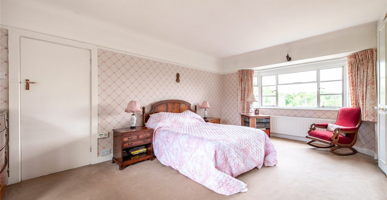 5 bedroom house for sale in Gravesend | Robinson Michael & Jackson