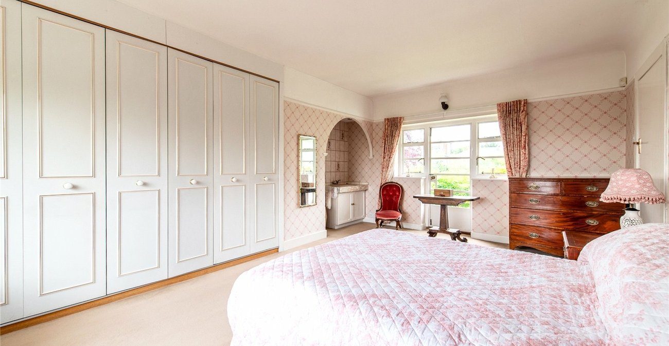 5 bedroom house for sale in Gravesend | Robinson Michael & Jackson