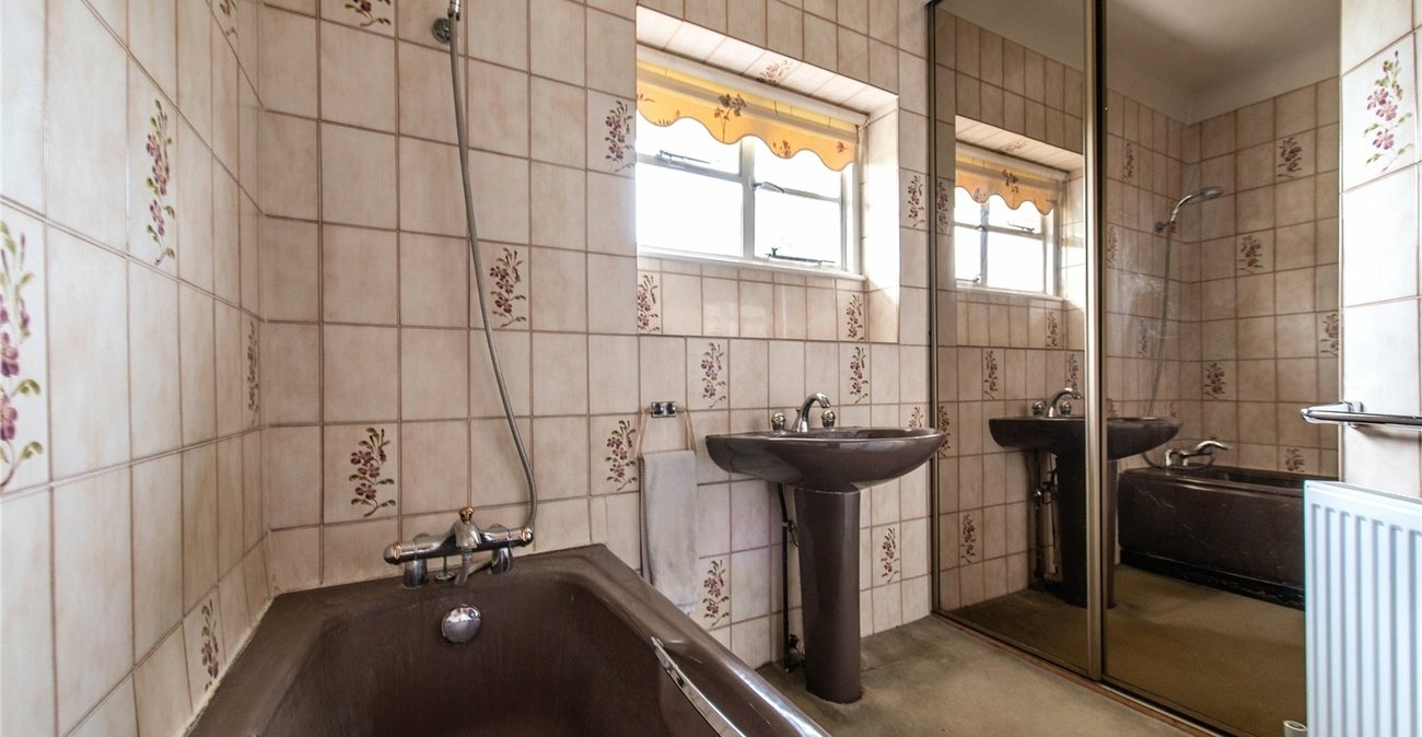 5 bedroom house for sale in Gravesend | Robinson Michael & Jackson