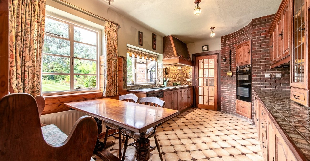 5 bedroom house for sale in Gravesend | Robinson Michael & Jackson