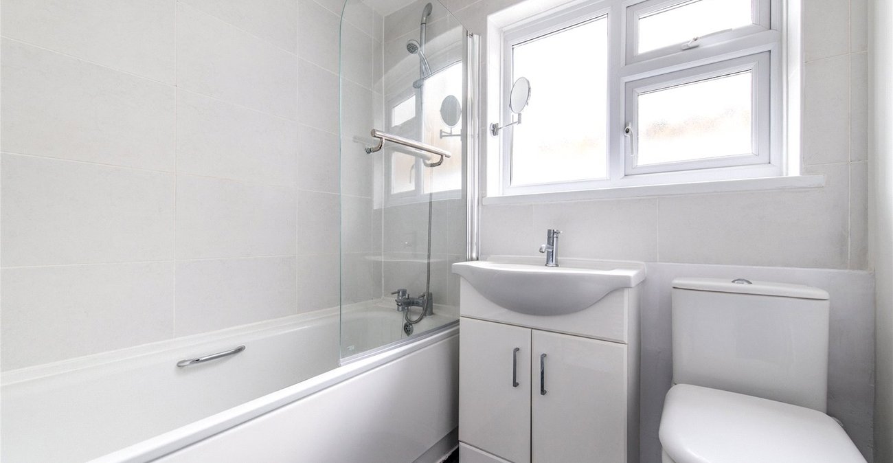 2 bedroom house for sale in Gravesend | Robinson Michael & Jackson