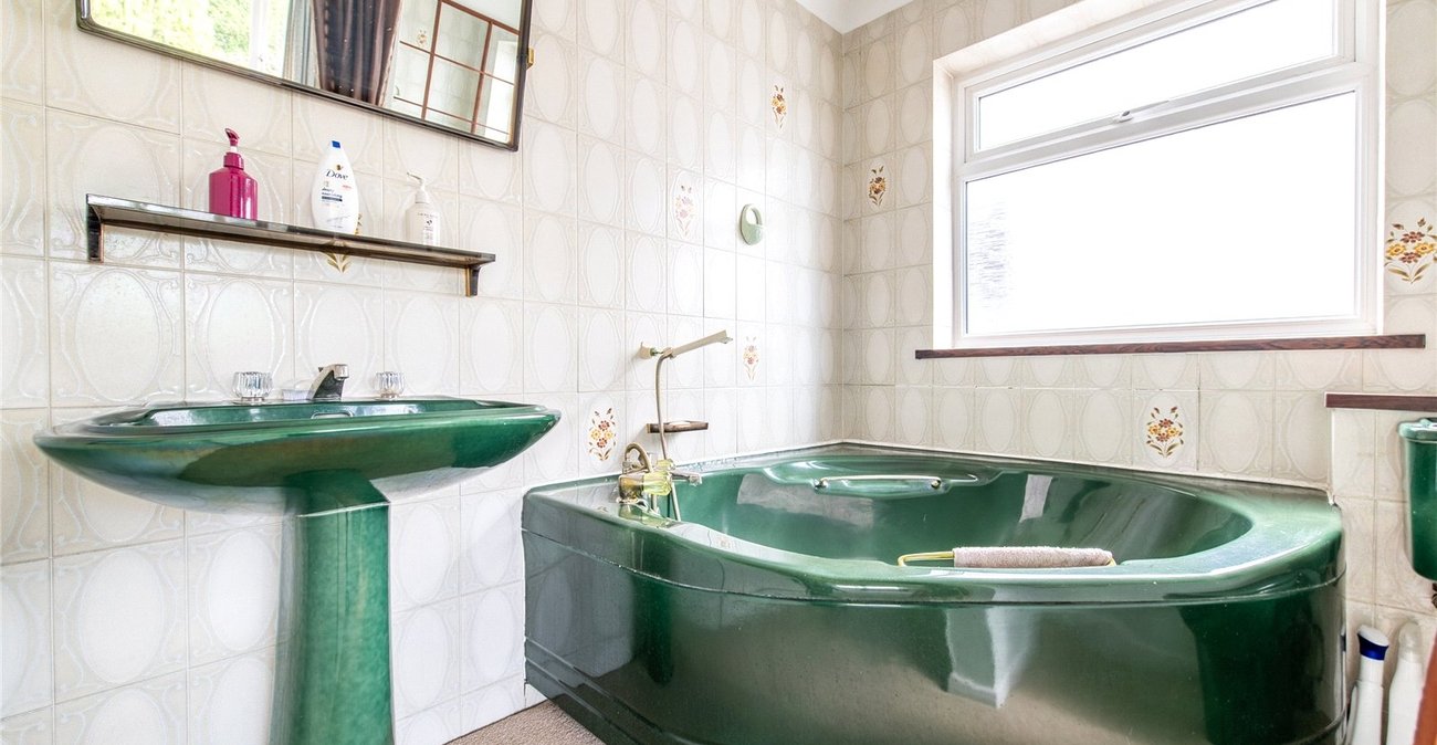 5 bedroom house for sale in Gravesend | Robinson Michael & Jackson