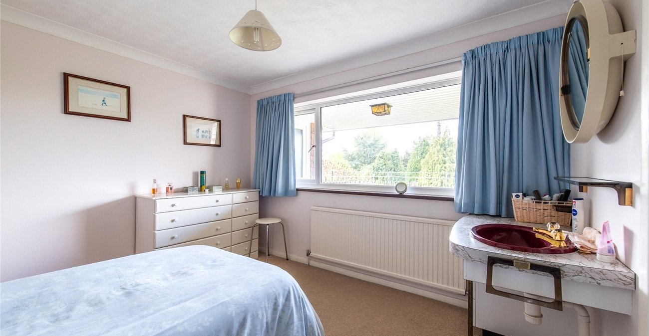 5 bedroom house for sale in Gravesend | Robinson Michael & Jackson