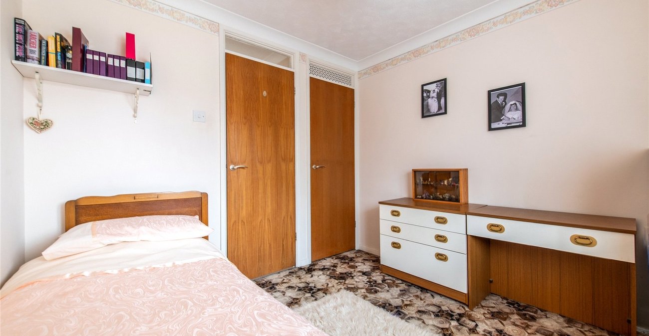 5 bedroom house for sale in Gravesend | Robinson Michael & Jackson