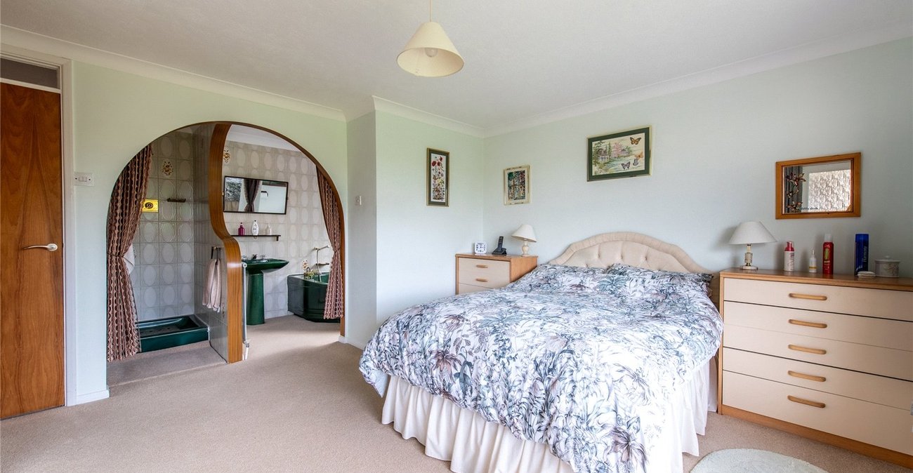 5 bedroom house for sale in Gravesend | Robinson Michael & Jackson