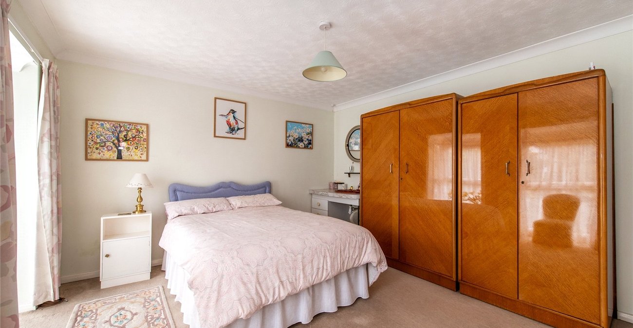 5 bedroom house for sale in Gravesend | Robinson Michael & Jackson