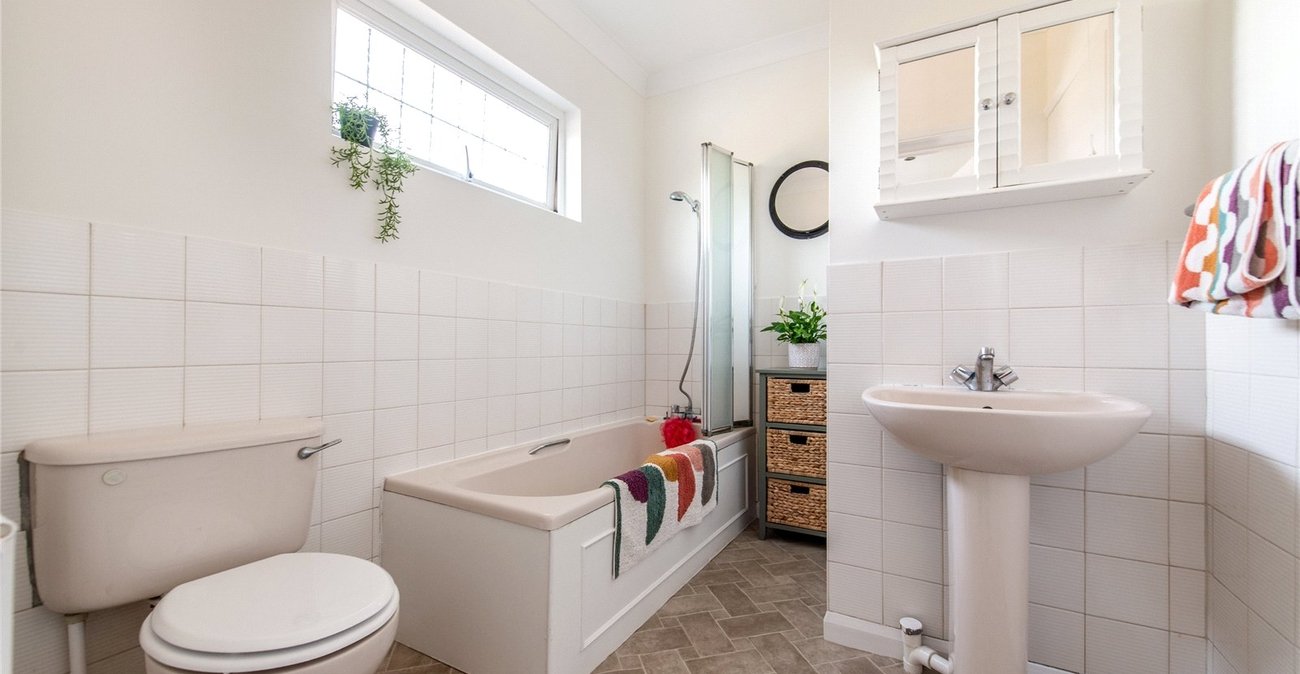 5 bedroom house for sale in Gravesend | Robinson Michael & Jackson