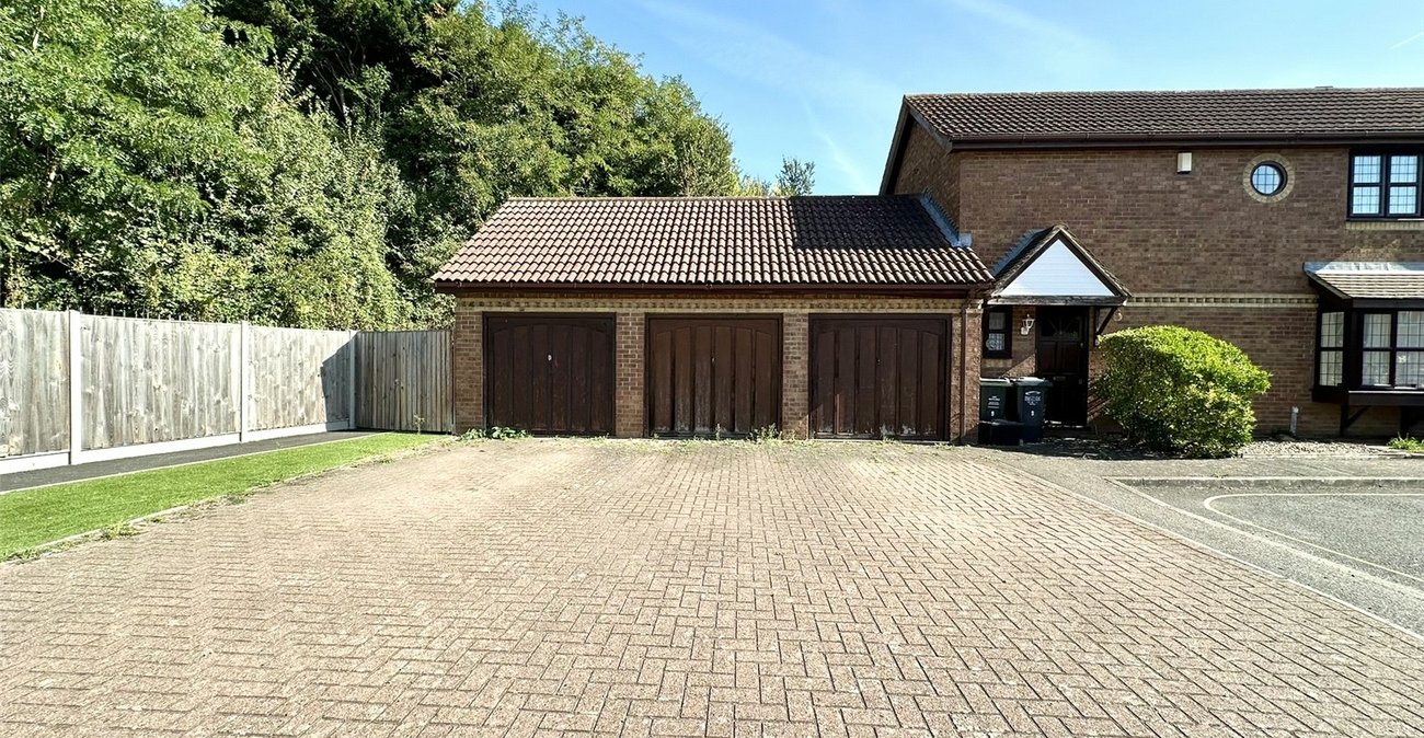 3 bedroom house for sale in Greenhithe Village | Robinson Jackson