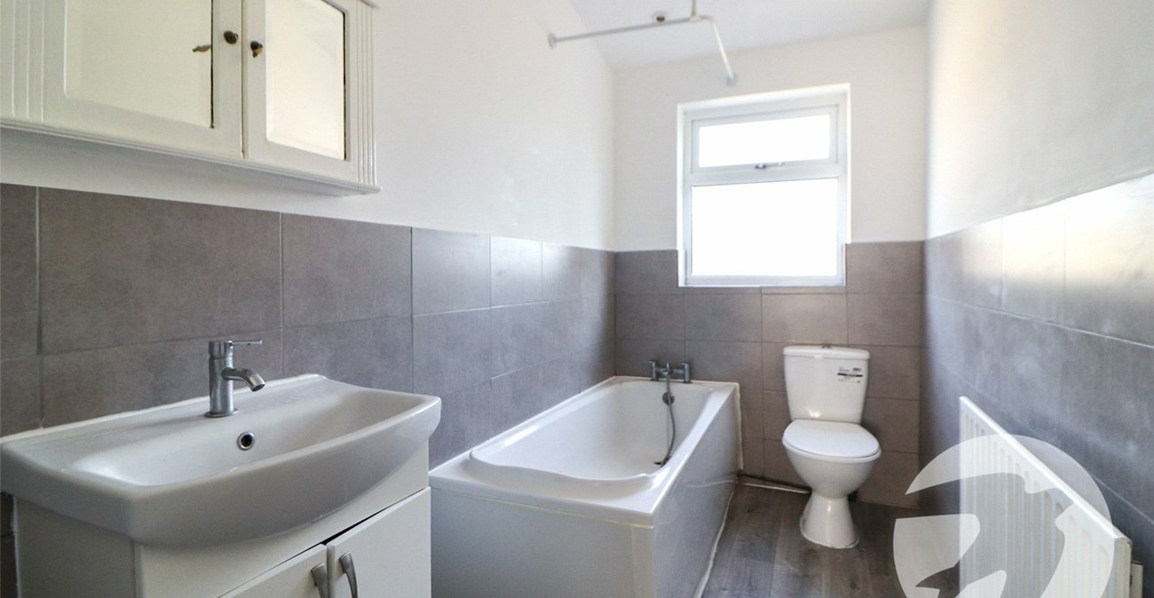 3 bedroom house for sale in Erith | Robinson Jackson