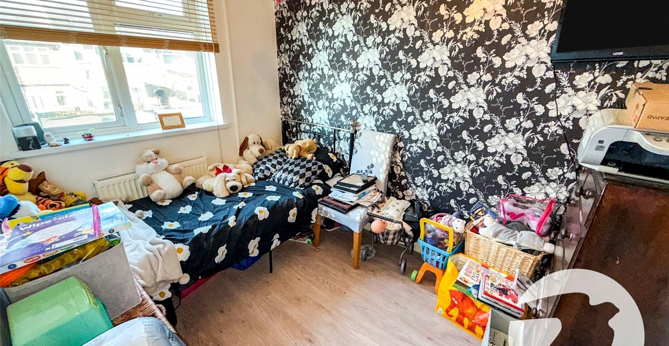 4 bedroom house for sale in London | Robinson Jackson