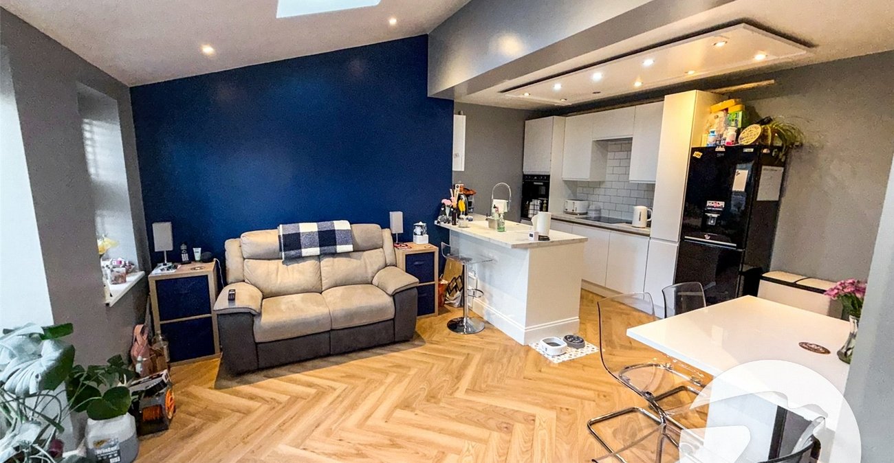 4 bedroom house for sale in London | Robinson Jackson