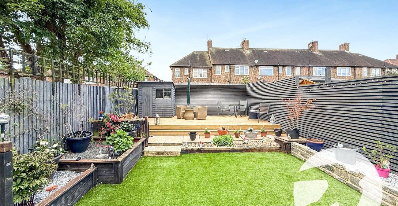 4 bedroom house for sale in London | Robinson Jackson