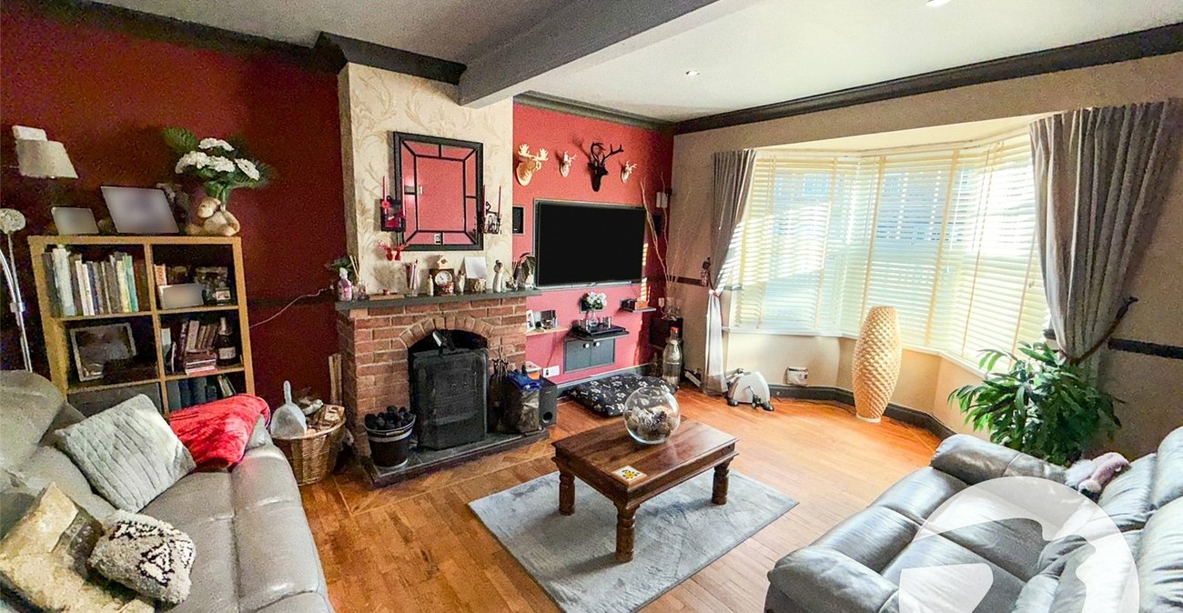 4 bedroom house for sale in London | Robinson Jackson