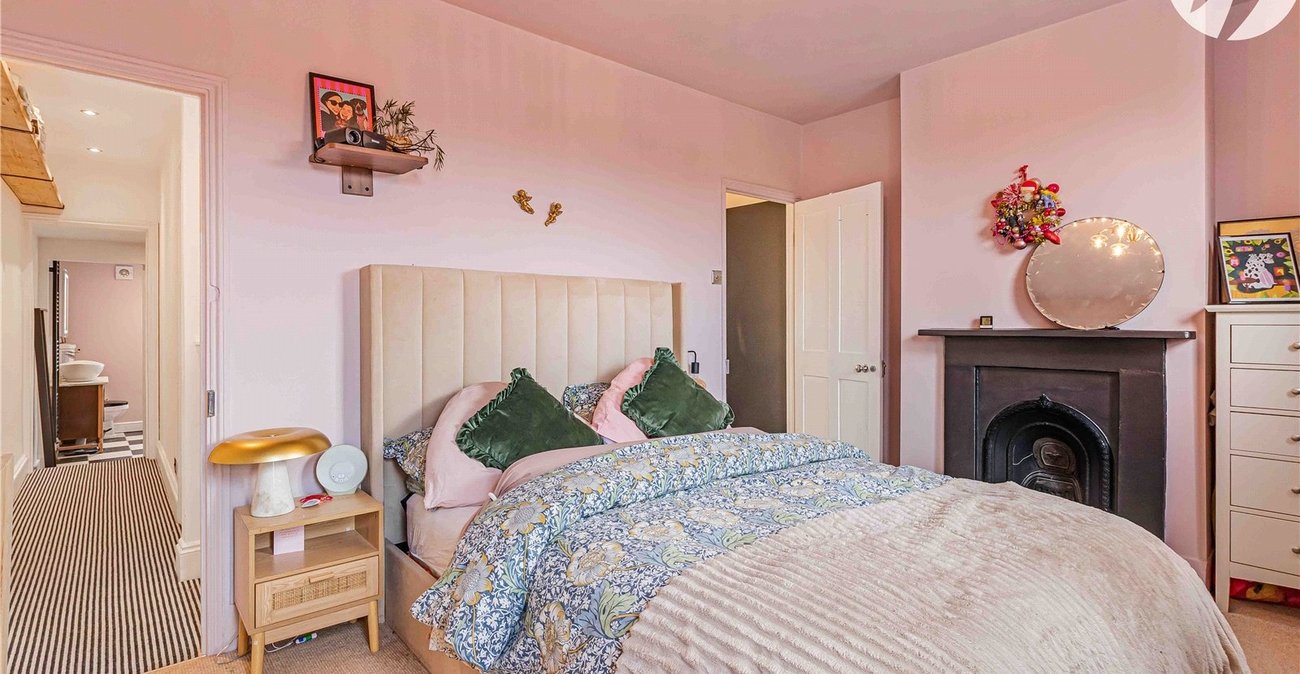 2 bedroom house for sale in Plumstead | Robinson Jackson