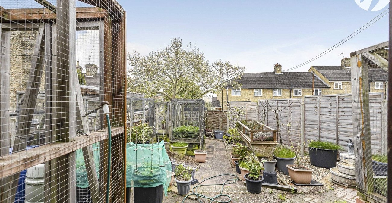 2 bedroom house for sale in Rochester | Robinson Michael & Jackson