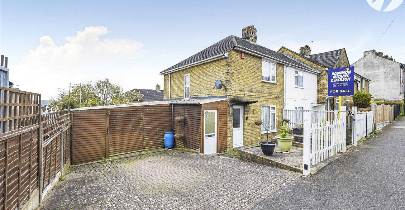 2 bedroom house for sale in Rochester | Robinson Michael & Jackson