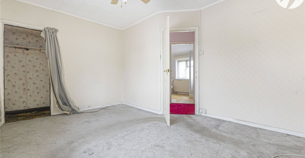 2 bedroom house for sale in Rochester | Robinson Michael & Jackson