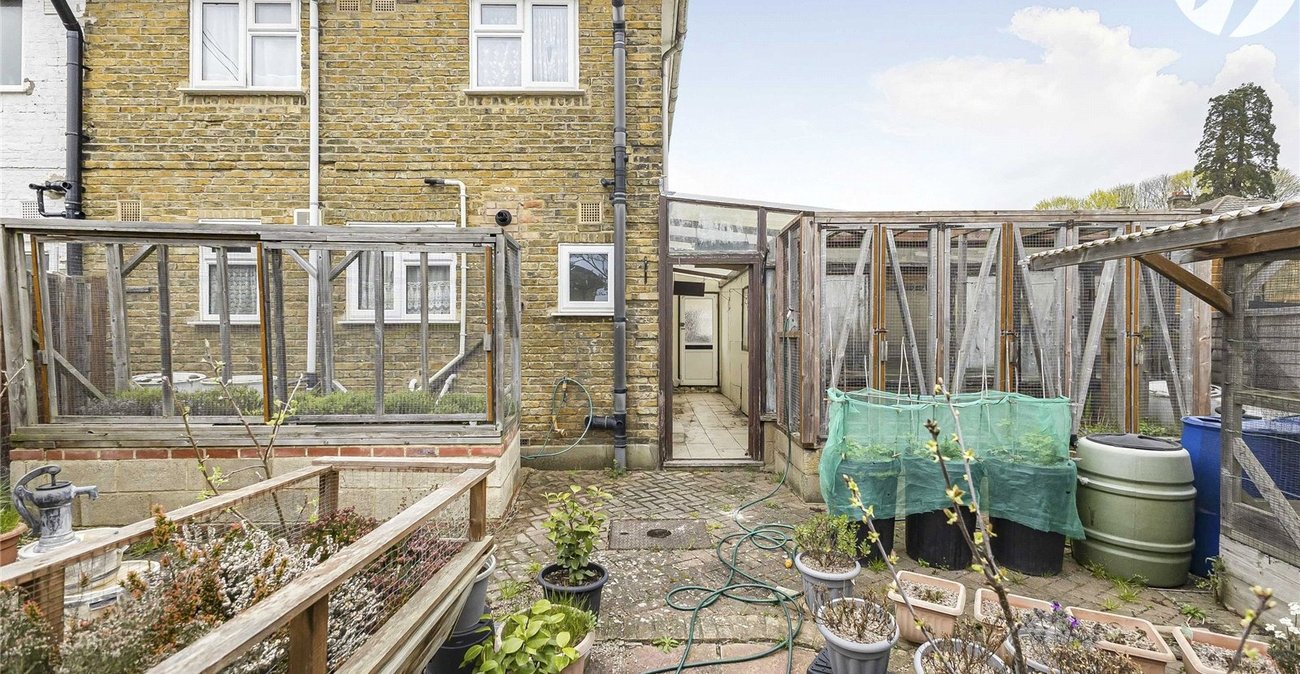 2 bedroom house for sale in Rochester | Robinson Michael & Jackson