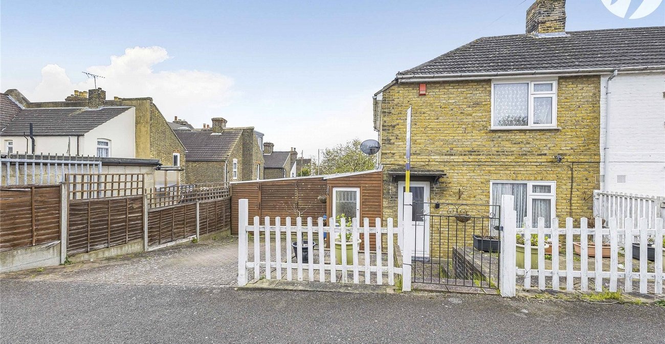 2 bedroom house for sale in Rochester | Robinson Michael & Jackson