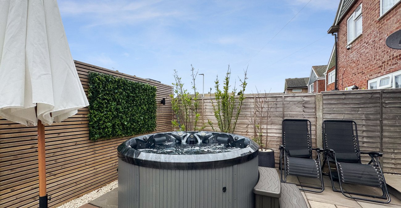 4 bedroom house for sale in Rainham | Robinson Michael & Jackson