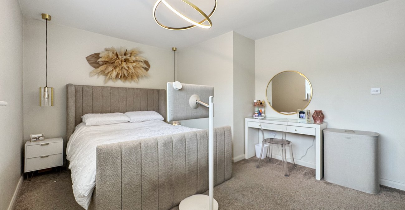 4 bedroom house for sale in Rainham | Robinson Michael & Jackson