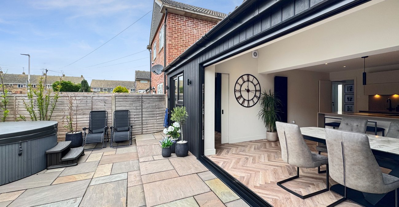 4 bedroom house for sale in Rainham | Robinson Michael & Jackson