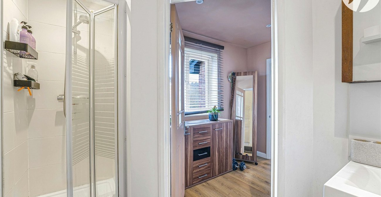 3 bedroom house for sale in Greenhithe | Robinson Jackson