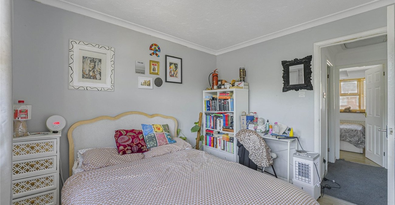 2 bedroom house for sale in Greenhithe | Robinson Jackson