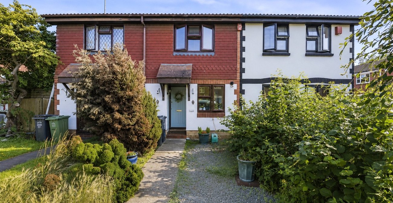 2 bedroom house for sale in Greenhithe | Robinson Jackson