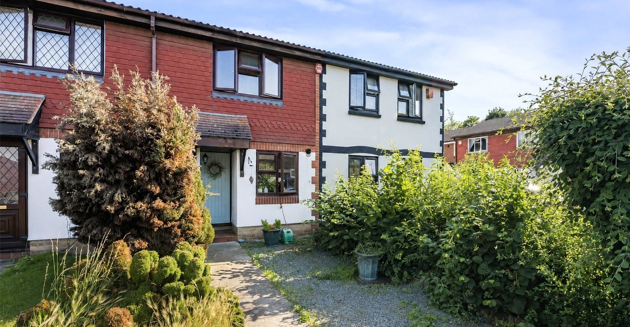 2 bedroom house for sale in Greenhithe | Robinson Jackson
