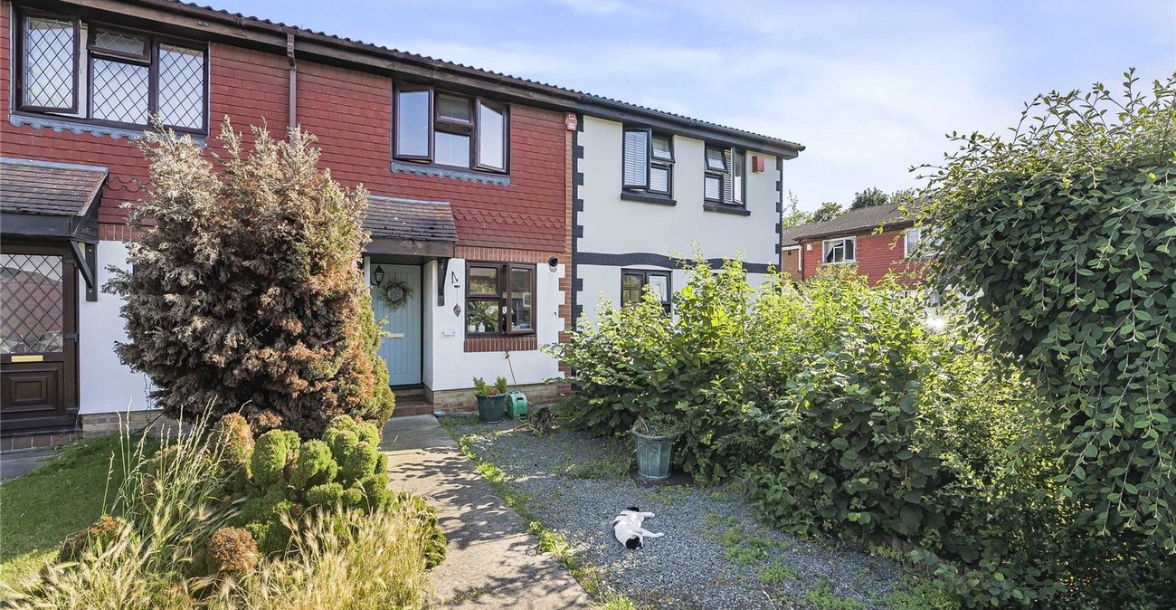 2 bedroom house for sale in Greenhithe | Robinson Jackson