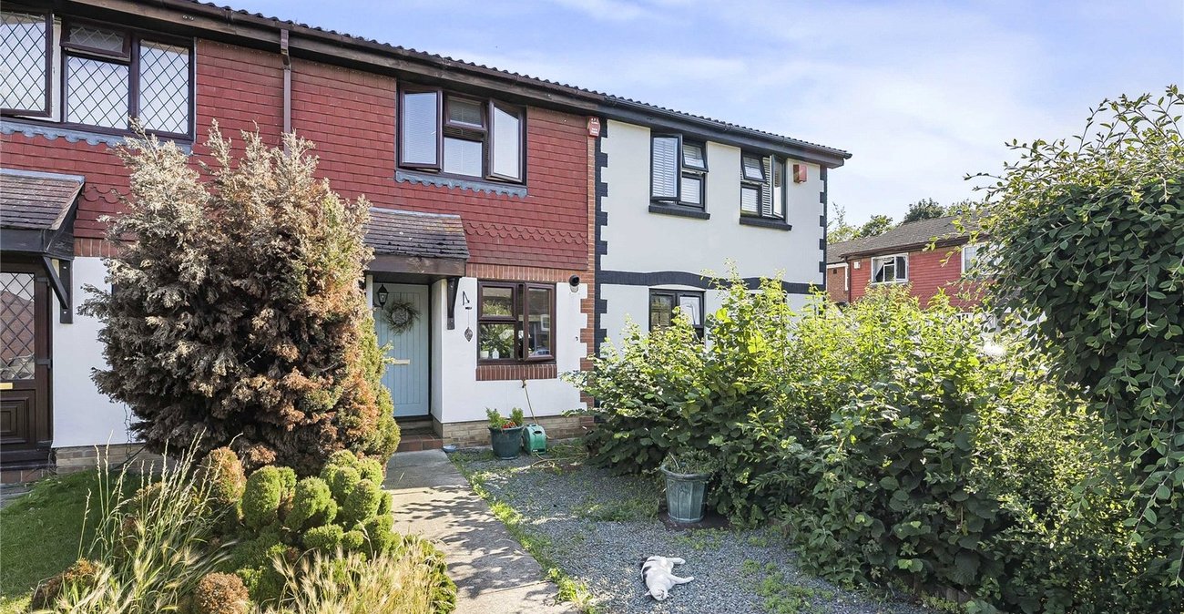 2 bedroom house for sale in Greenhithe | Robinson Jackson