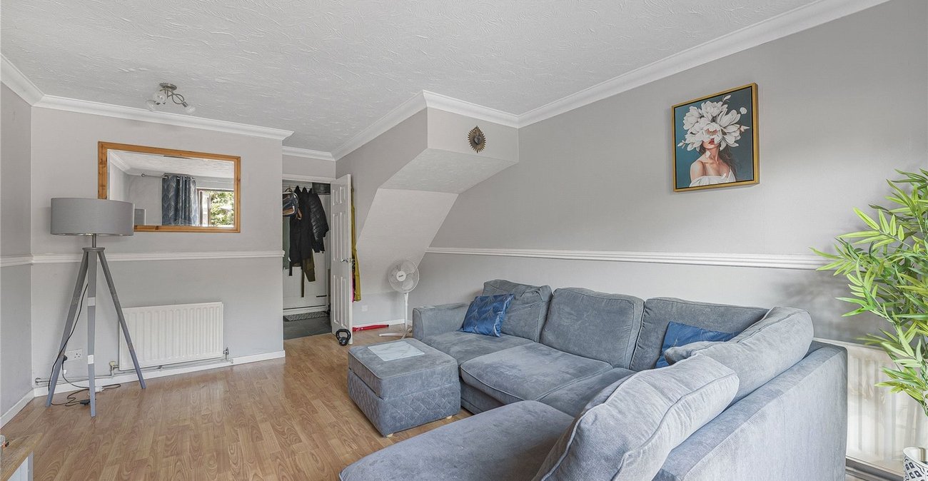2 bedroom house for sale in Greenhithe | Robinson Jackson