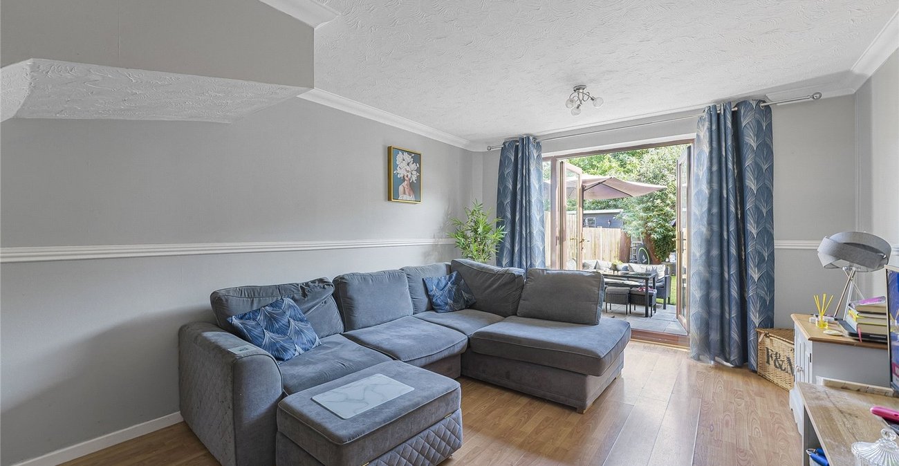 2 bedroom house for sale in Greenhithe | Robinson Jackson