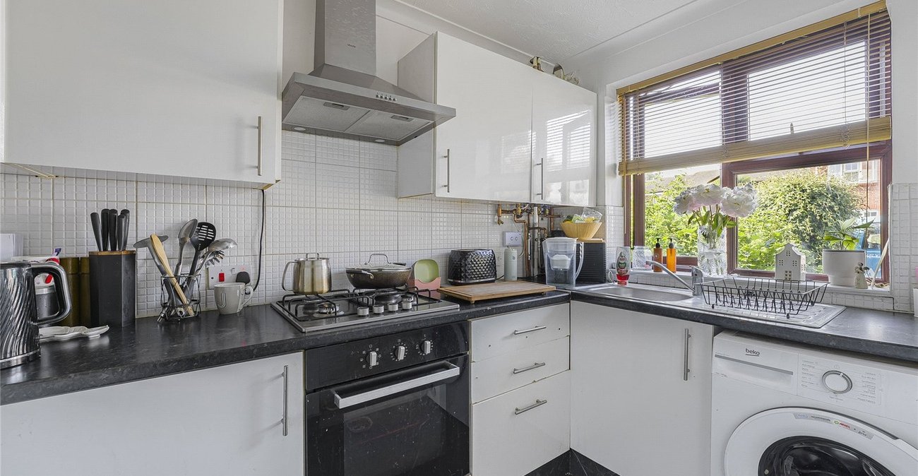 2 bedroom house for sale in Greenhithe | Robinson Jackson