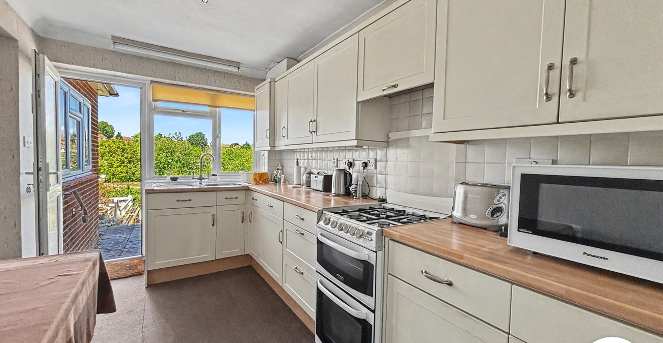 2 bedroom bungalow for sale in Walderslade | Robinson Michael & Jackson