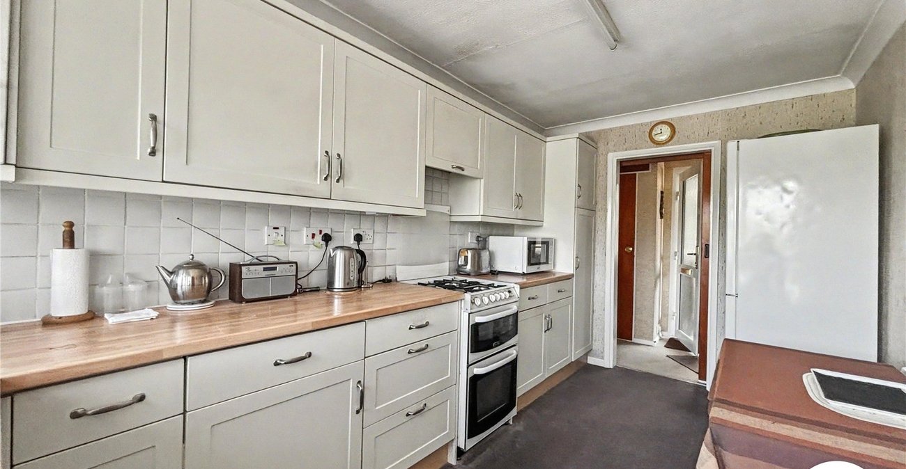 2 bedroom bungalow for sale in Walderslade | Robinson Michael & Jackson