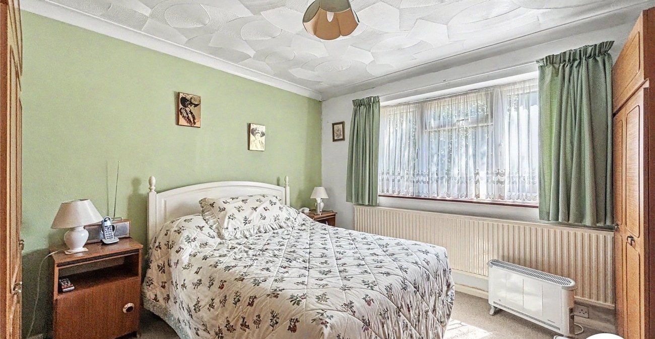 2 bedroom bungalow for sale in Walderslade | Robinson Michael & Jackson