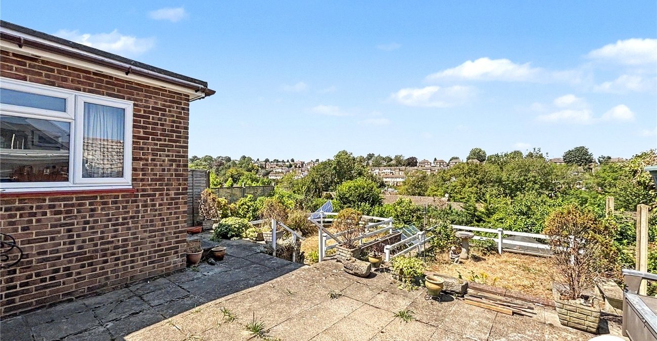 2 bedroom bungalow for sale in Walderslade | Robinson Michael & Jackson