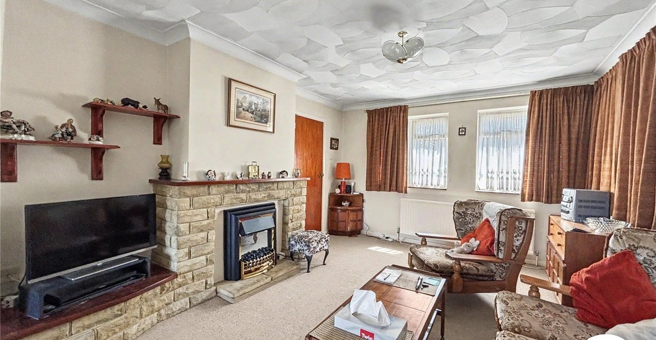 2 bedroom bungalow for sale in Walderslade | Robinson Michael & Jackson
