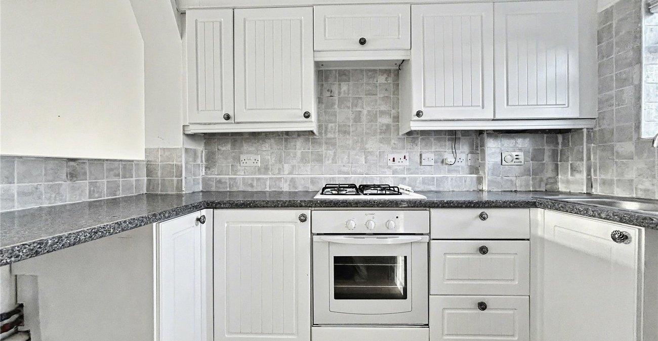 2 bedroom house for sale in Rainham | Robinson Michael & Jackson