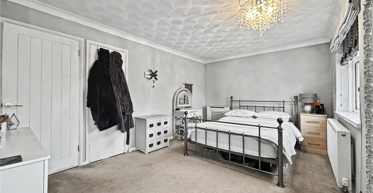 2 bedroom house for sale in Rainham | Robinson Michael & Jackson
