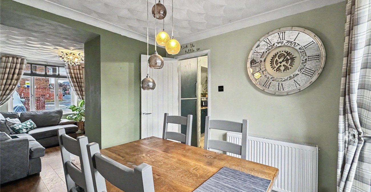 2 bedroom house for sale in Rainham | Robinson Michael & Jackson