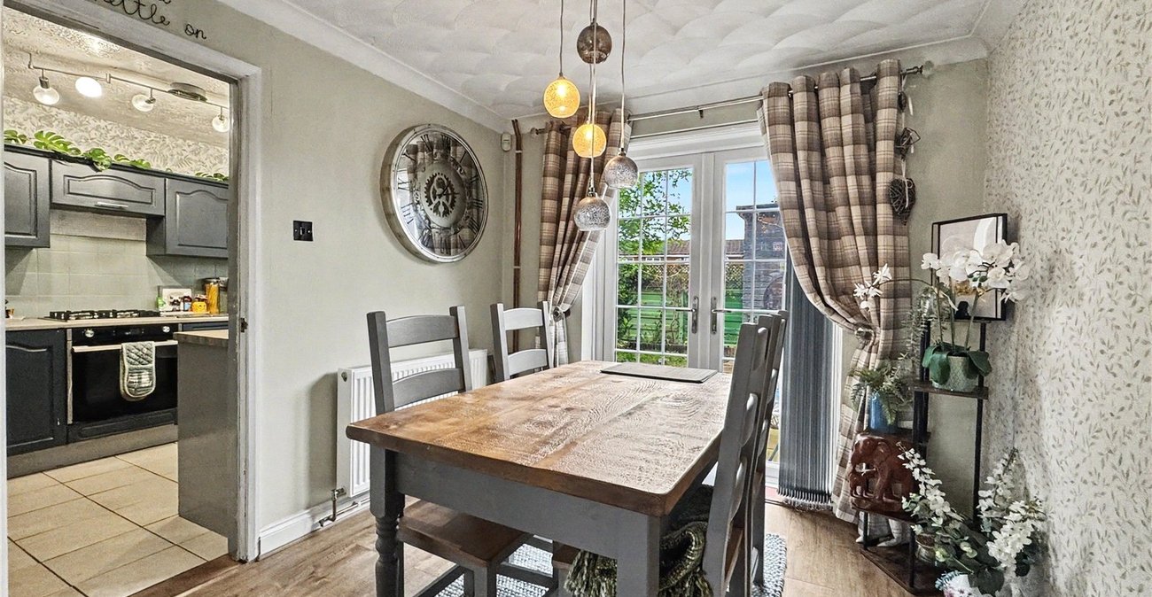 2 bedroom house for sale in Rainham | Robinson Michael & Jackson