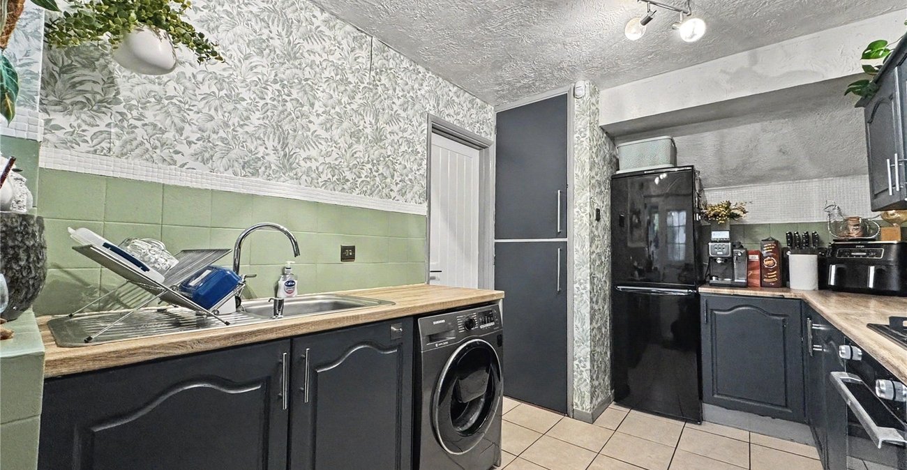 2 bedroom house for sale in Rainham | Robinson Michael & Jackson